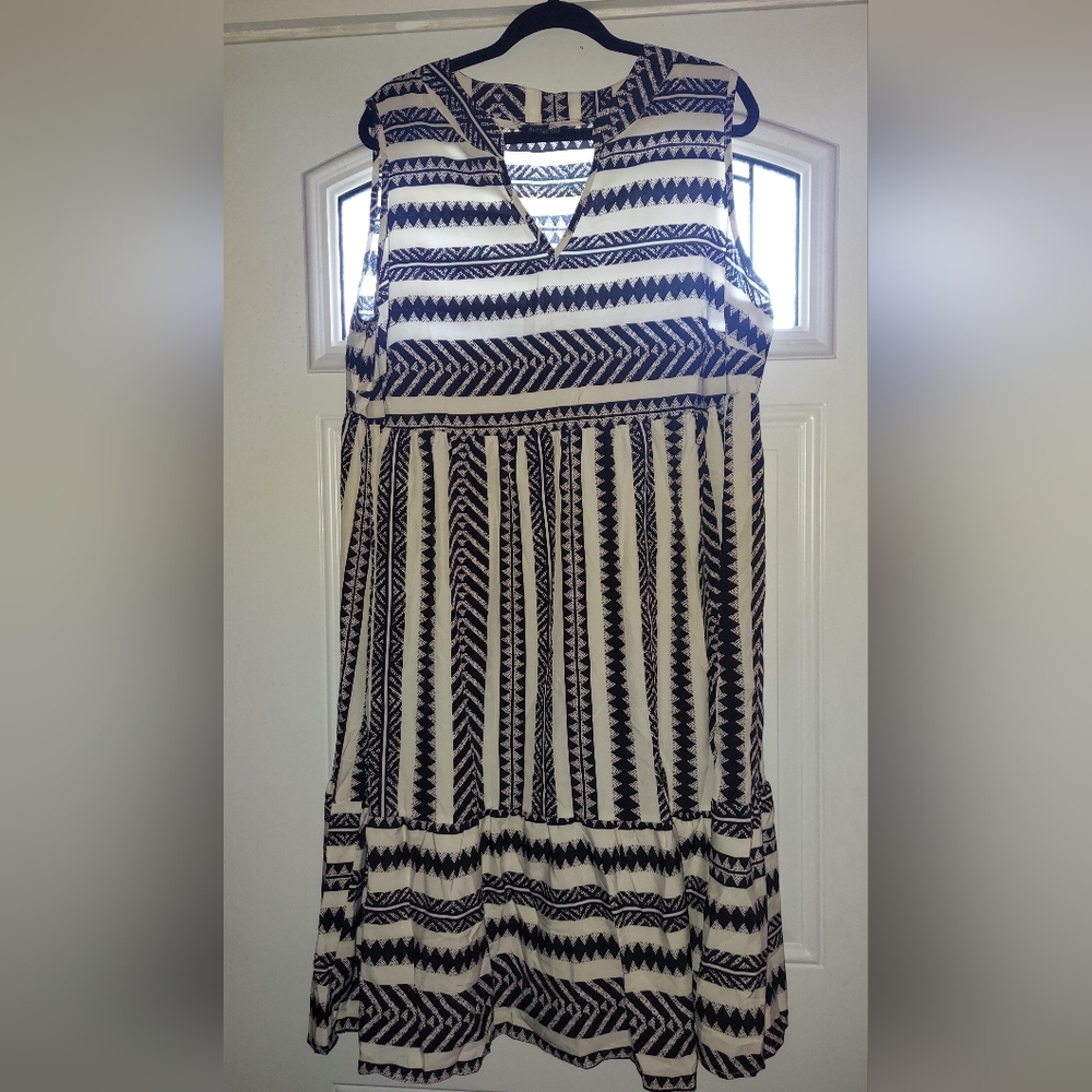 BloomChic Black and Cream Chevron Midi Dress